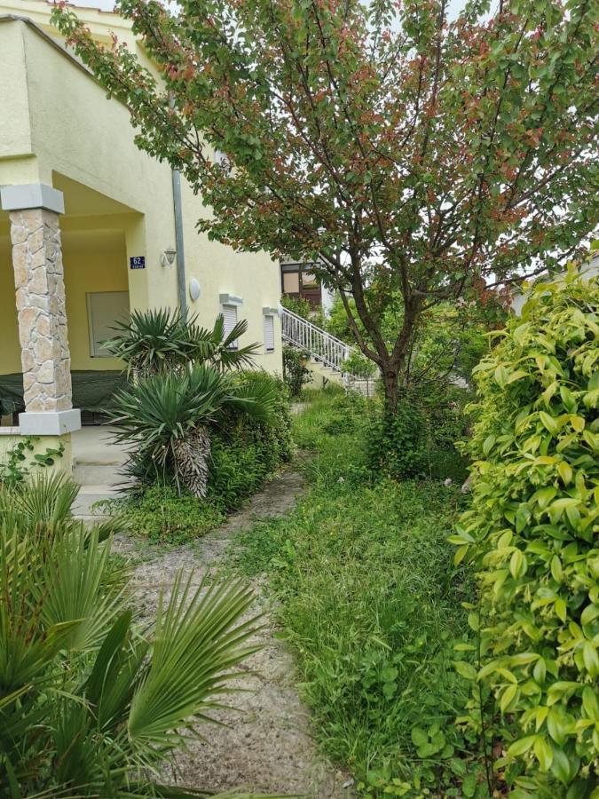 Five Bedroom House Near Sandy Major